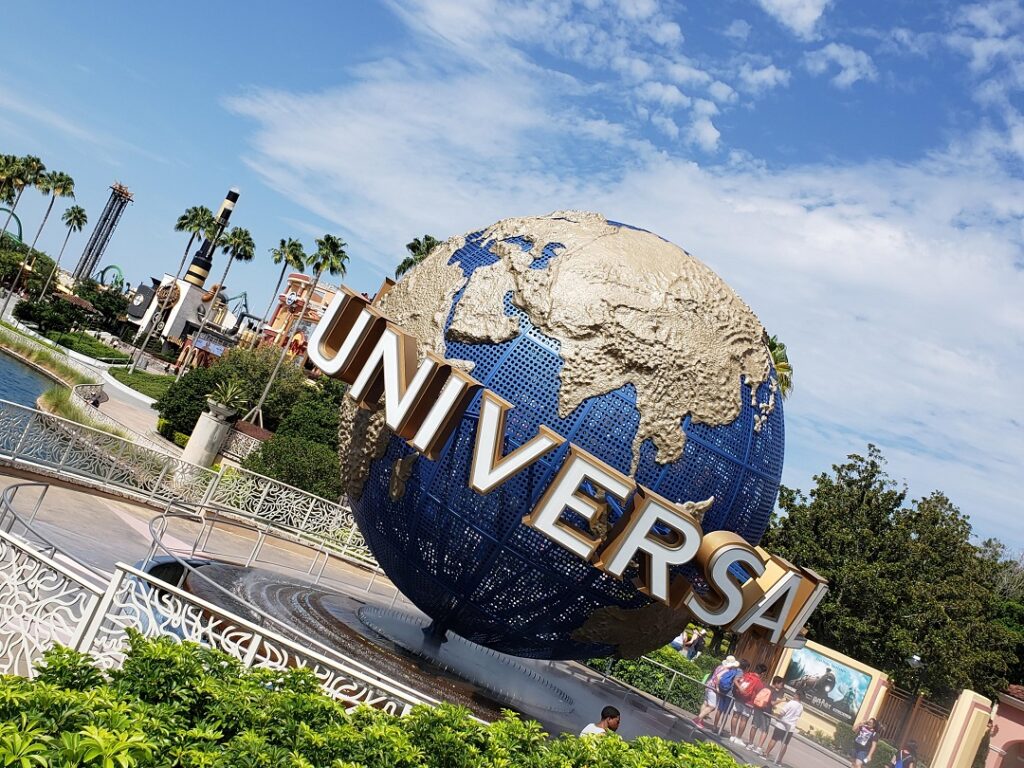 The world globe outside of Universal Orlando 
